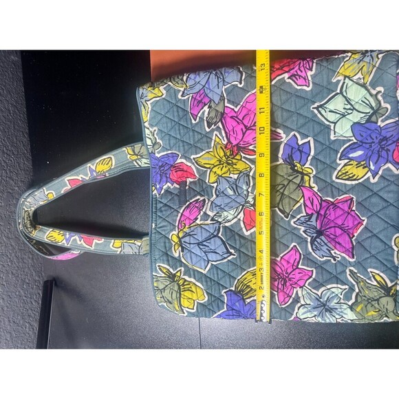 Vera Bradley Falling Flowers Tote – Floral Elegance for Everyday Style - Picture 3 of 7
